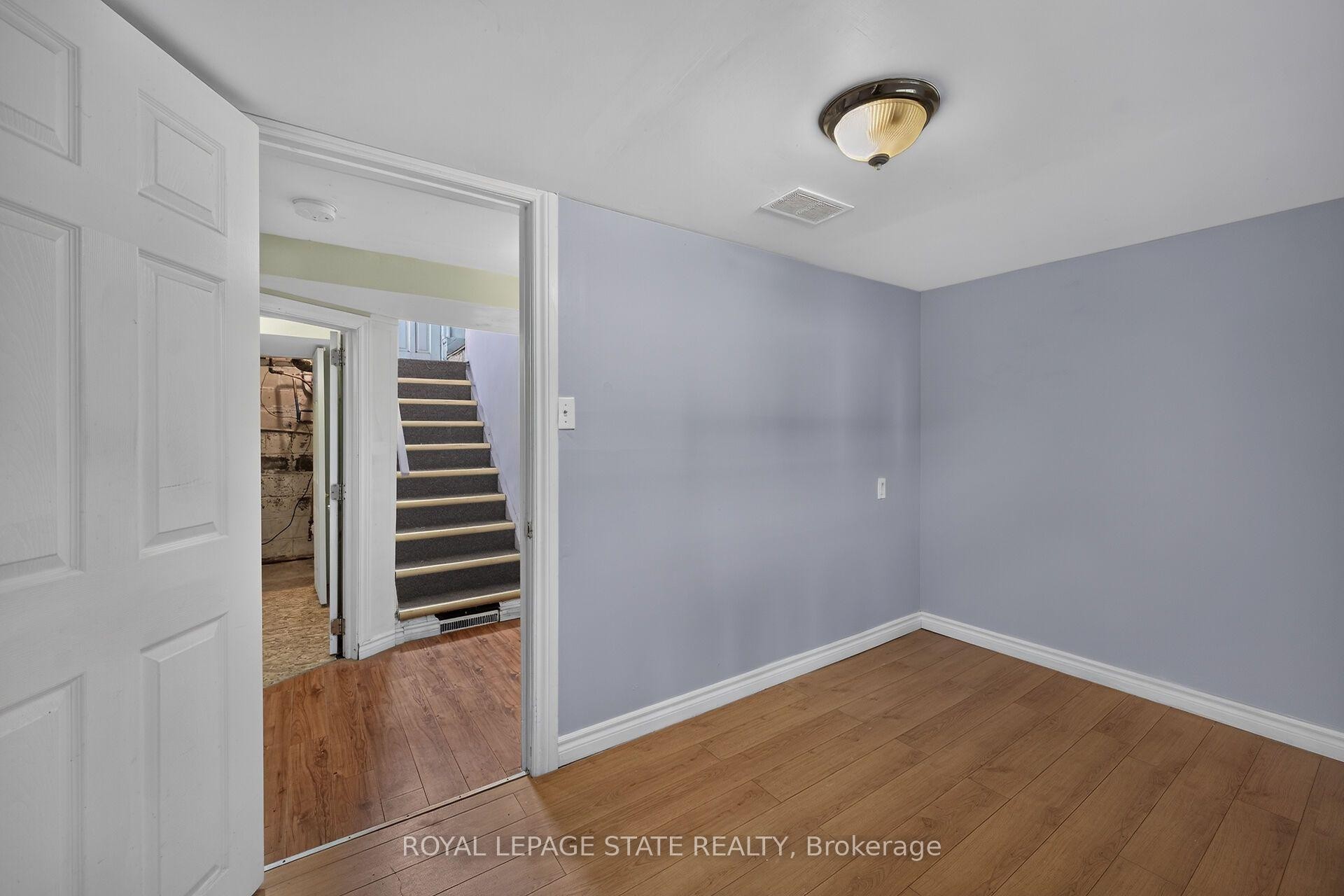 47 Broadway Avenue, Hamilton, ON - Indoor Photo Showing Other Room