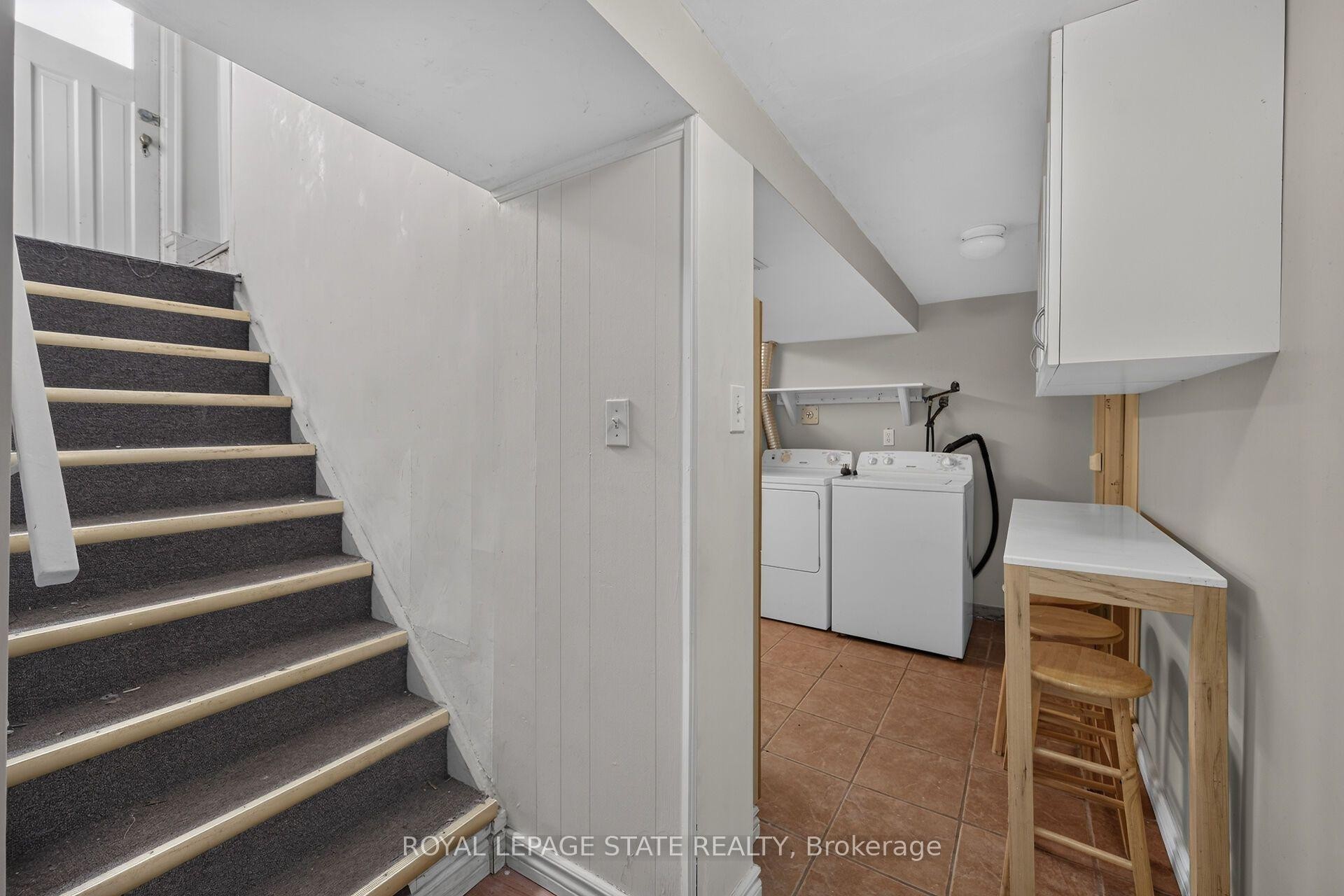 47 Broadway Avenue, Hamilton, ON - Indoor Photo Showing Laundry Room