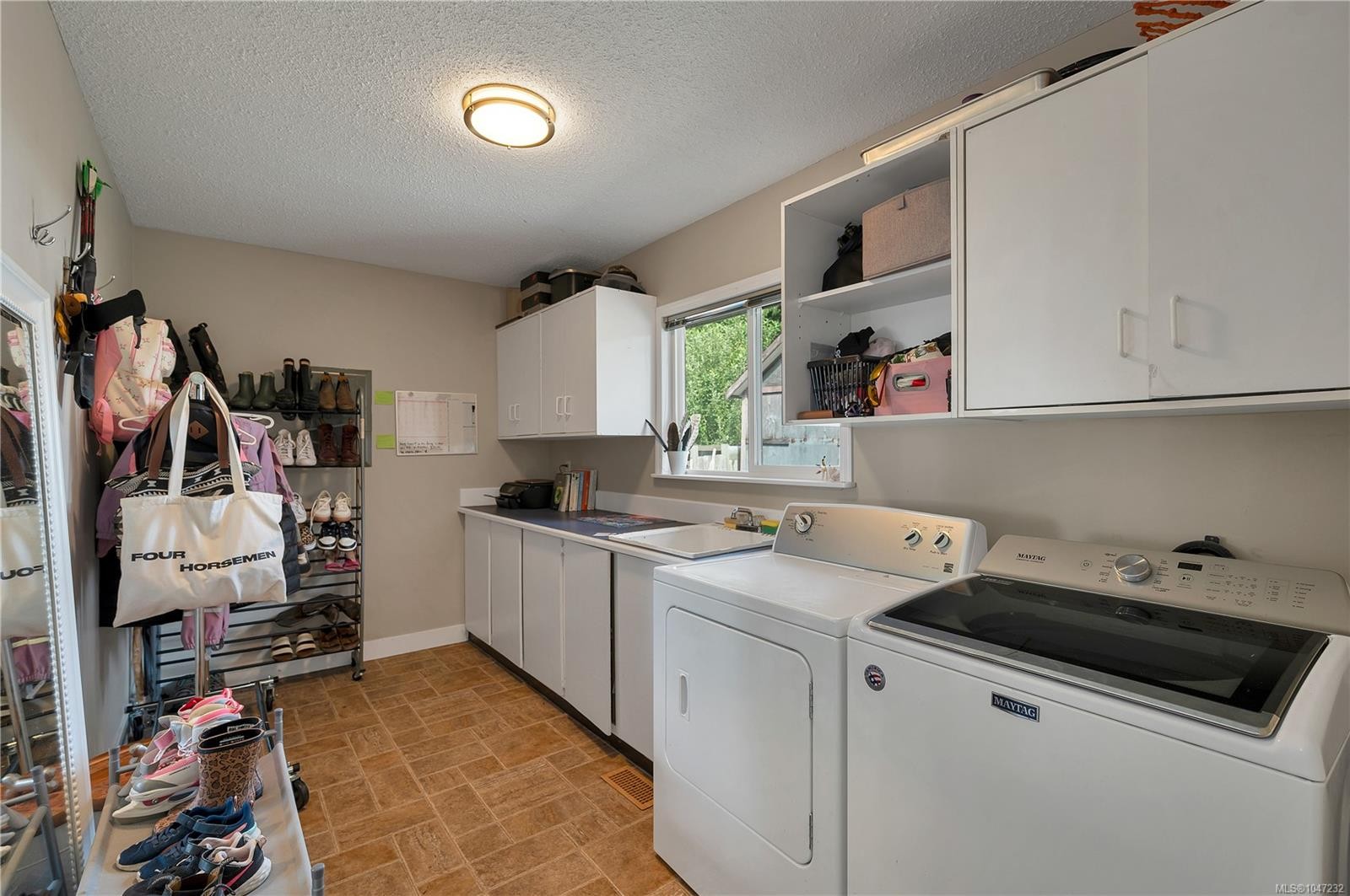 696 Shellbourne Blvd, Campbell River, BC