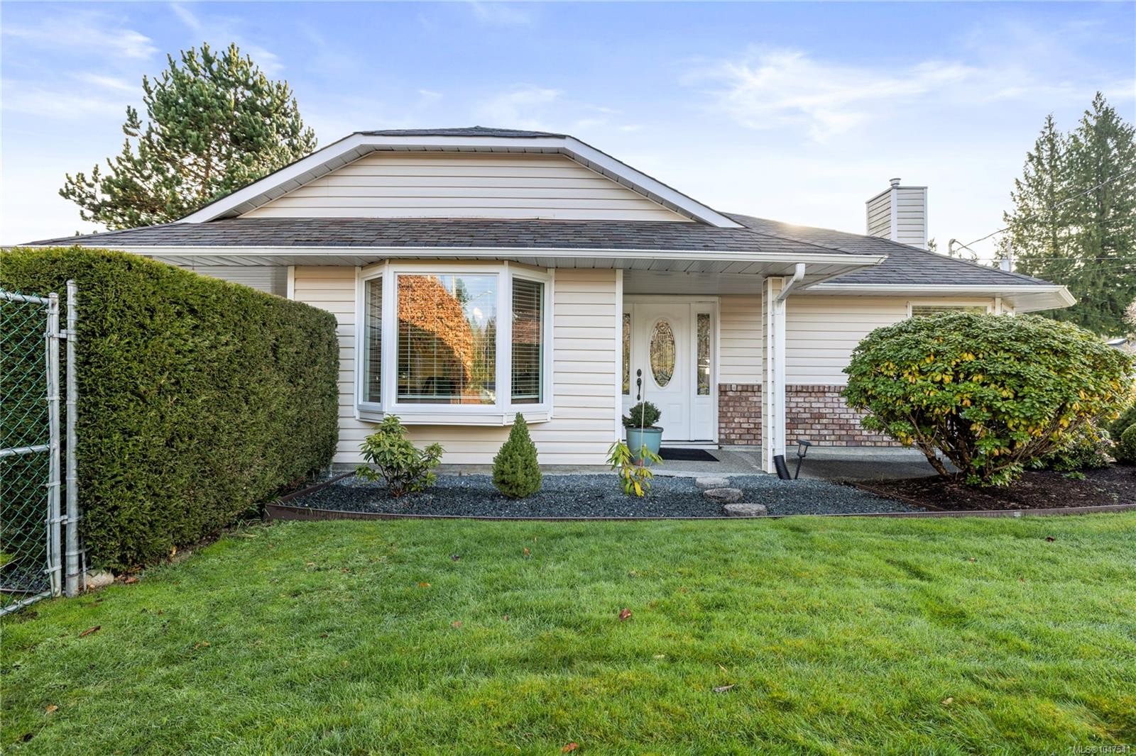 521 Birch Ave, Qualicum Beach, BC