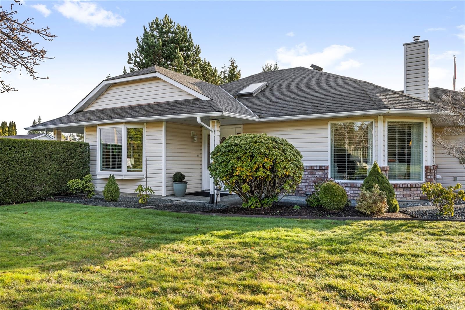 521 Birch Ave, Qualicum Beach, BC