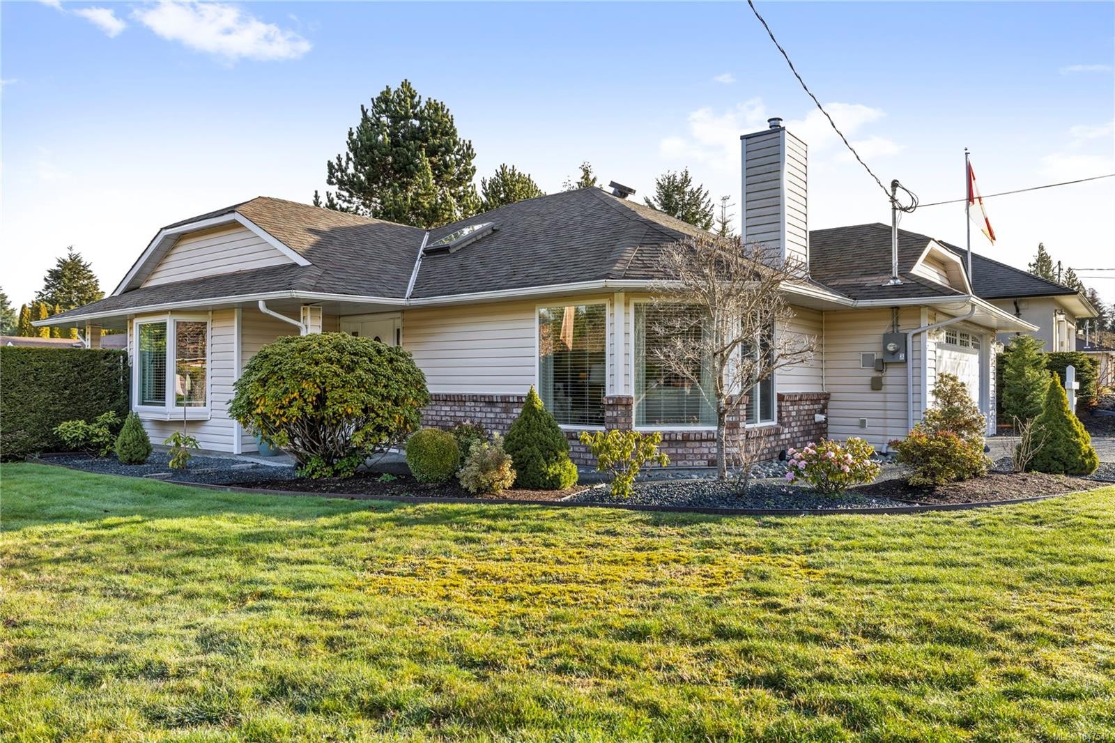521 Birch Ave, Qualicum Beach, BC