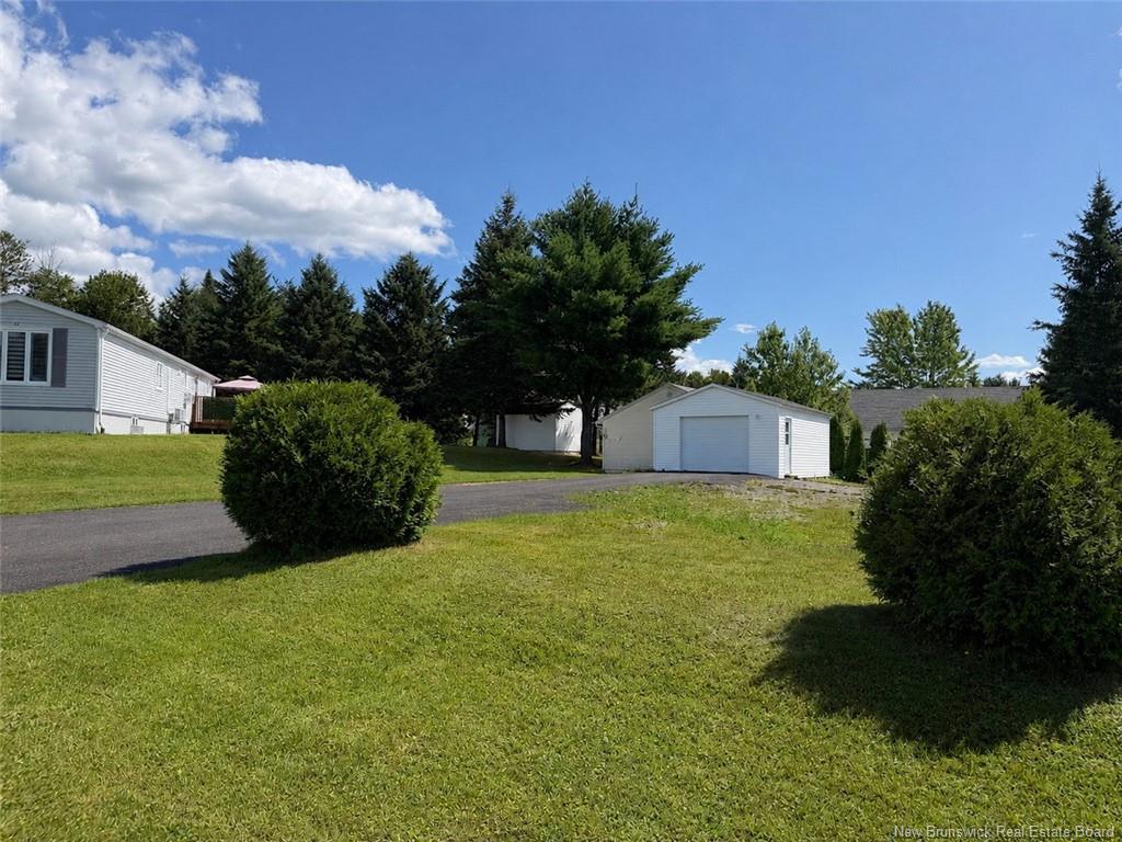 54 Le Paradis St, Saint-Jacques, NB