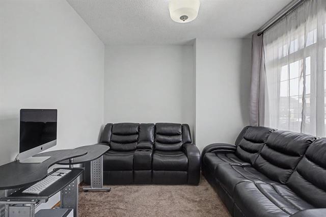 226 Mosselle Dr, Winnipeg, MB - Indoor Photo Showing Office