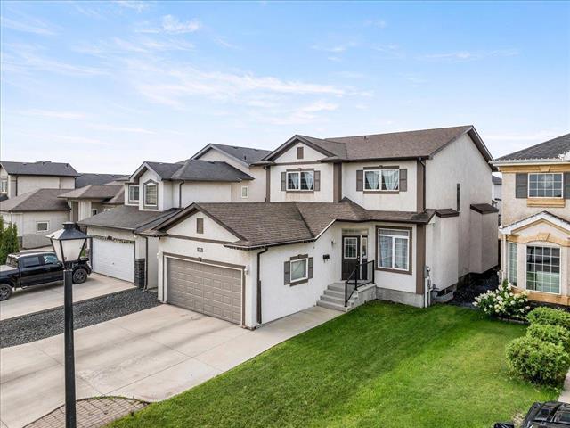 226 Mosselle Dr, Winnipeg, MB - Outdoor With Facade