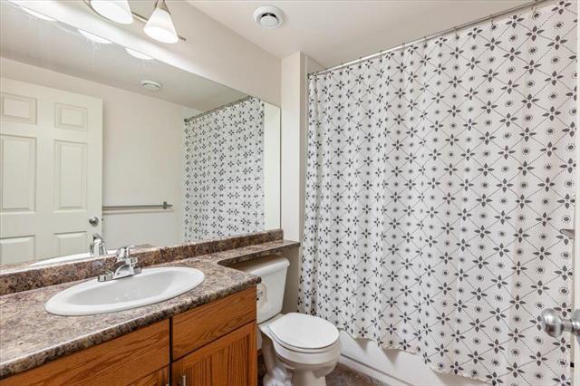 226 Mosselle Dr, Winnipeg, MB - Indoor Photo Showing Bathroom