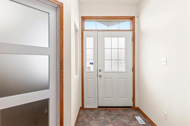 226 Mosselle Dr, Winnipeg, MB - Indoor Photo Showing Other Room