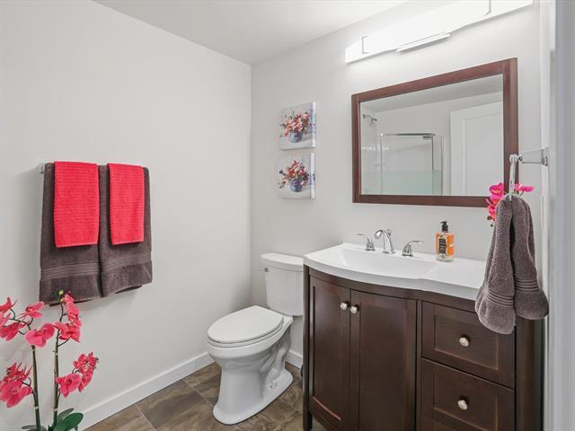 111-255 Peguis St, Winnipeg, MB - Indoor Photo Showing Bathroom