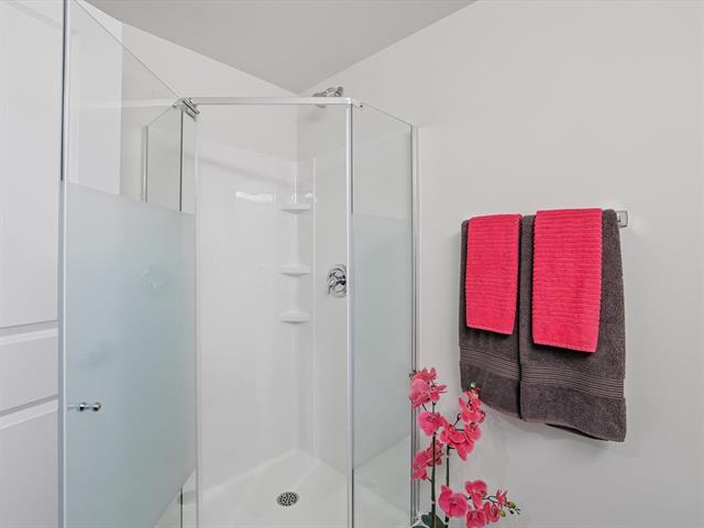 111-255 Peguis St, Winnipeg, MB - Indoor Photo Showing Bathroom