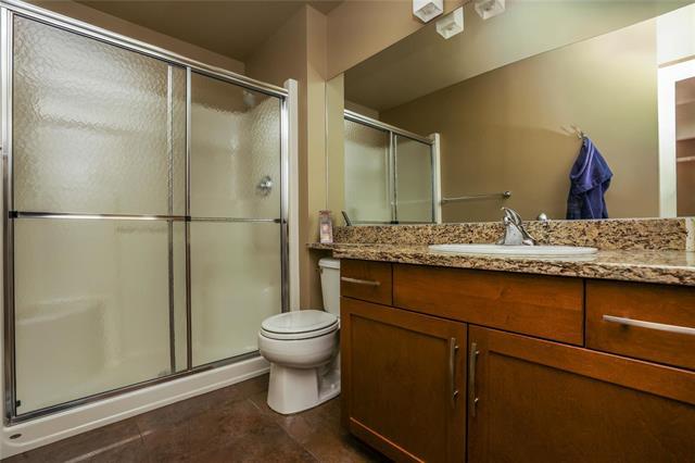 2204-84 Snow St, Winnipeg, MB - Indoor Photo Showing Bathroom