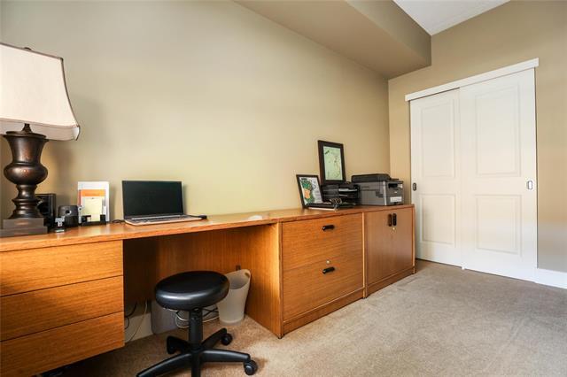 2204-84 Snow St, Winnipeg, MB - Indoor Photo Showing Office