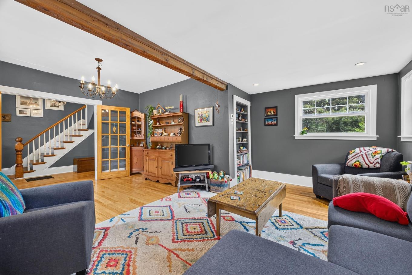 222 Victoria Street E, Amherst, NS - Indoor Photo Showing Living Room