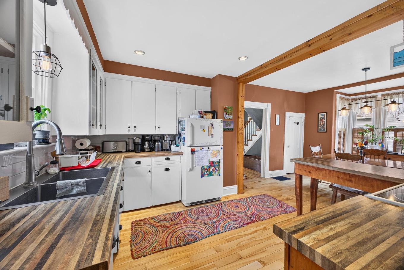 222 Victoria Street E, Amherst, NS - Indoor Photo Showing Kitchen With Double Sink
