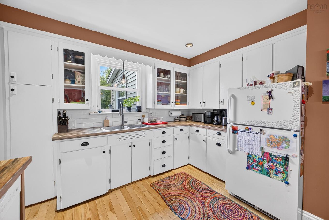222 Victoria Street E, Amherst, NS - Indoor Photo Showing Kitchen