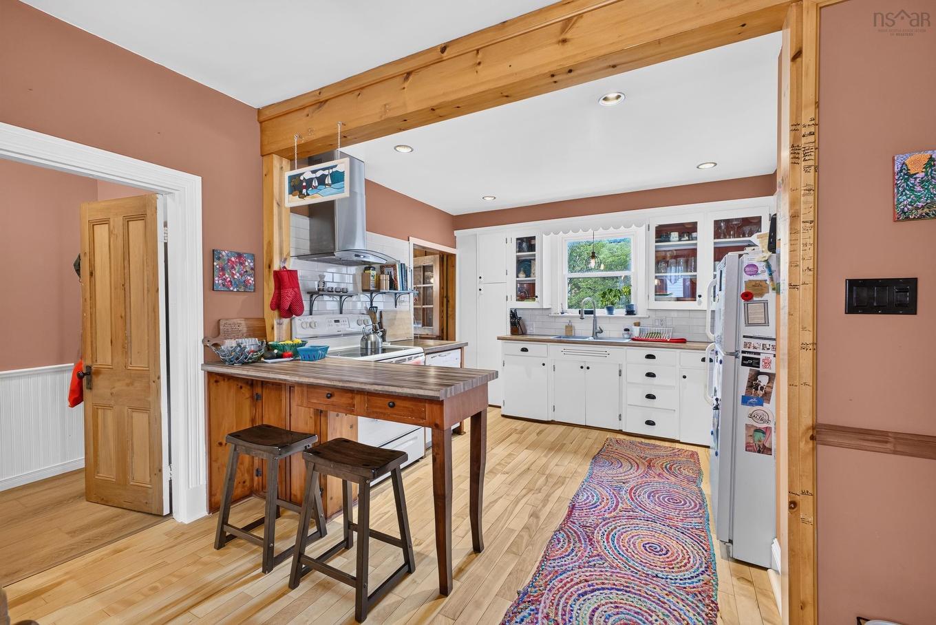 222 Victoria Street E, Amherst, NS - Indoor