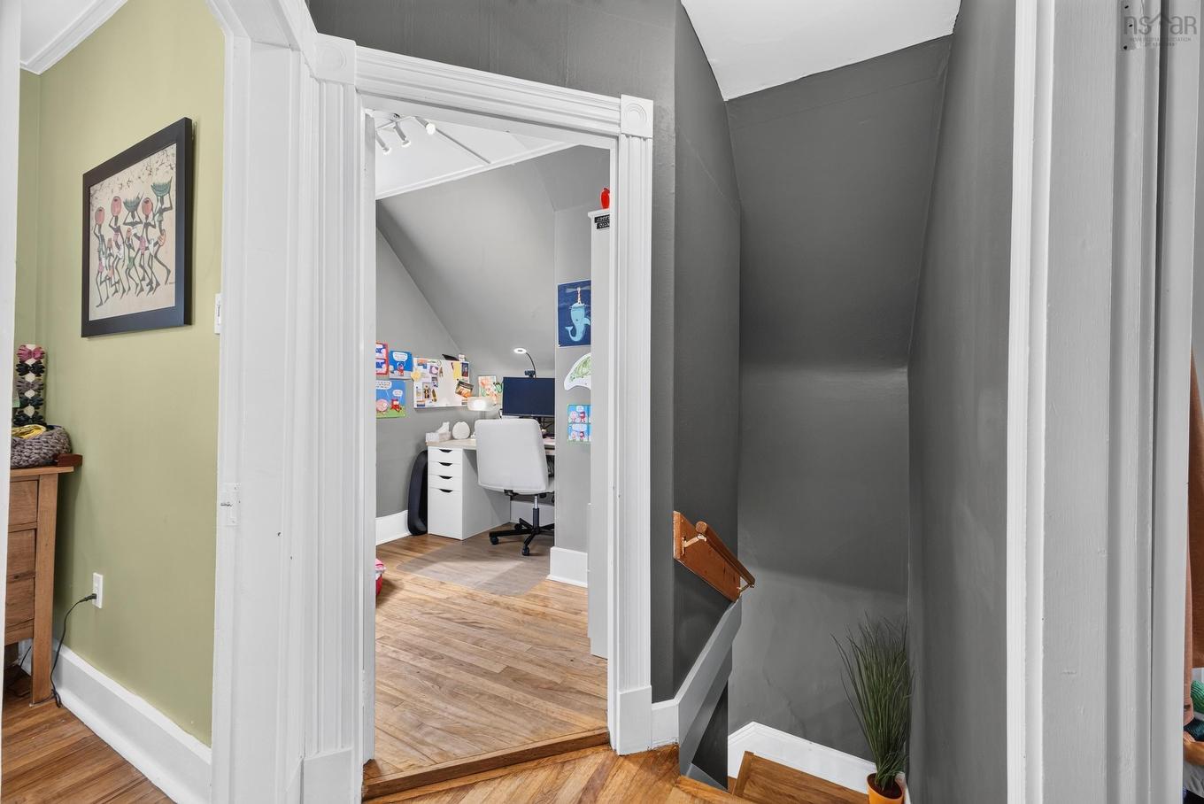 222 Victoria Street E, Amherst, NS - Indoor