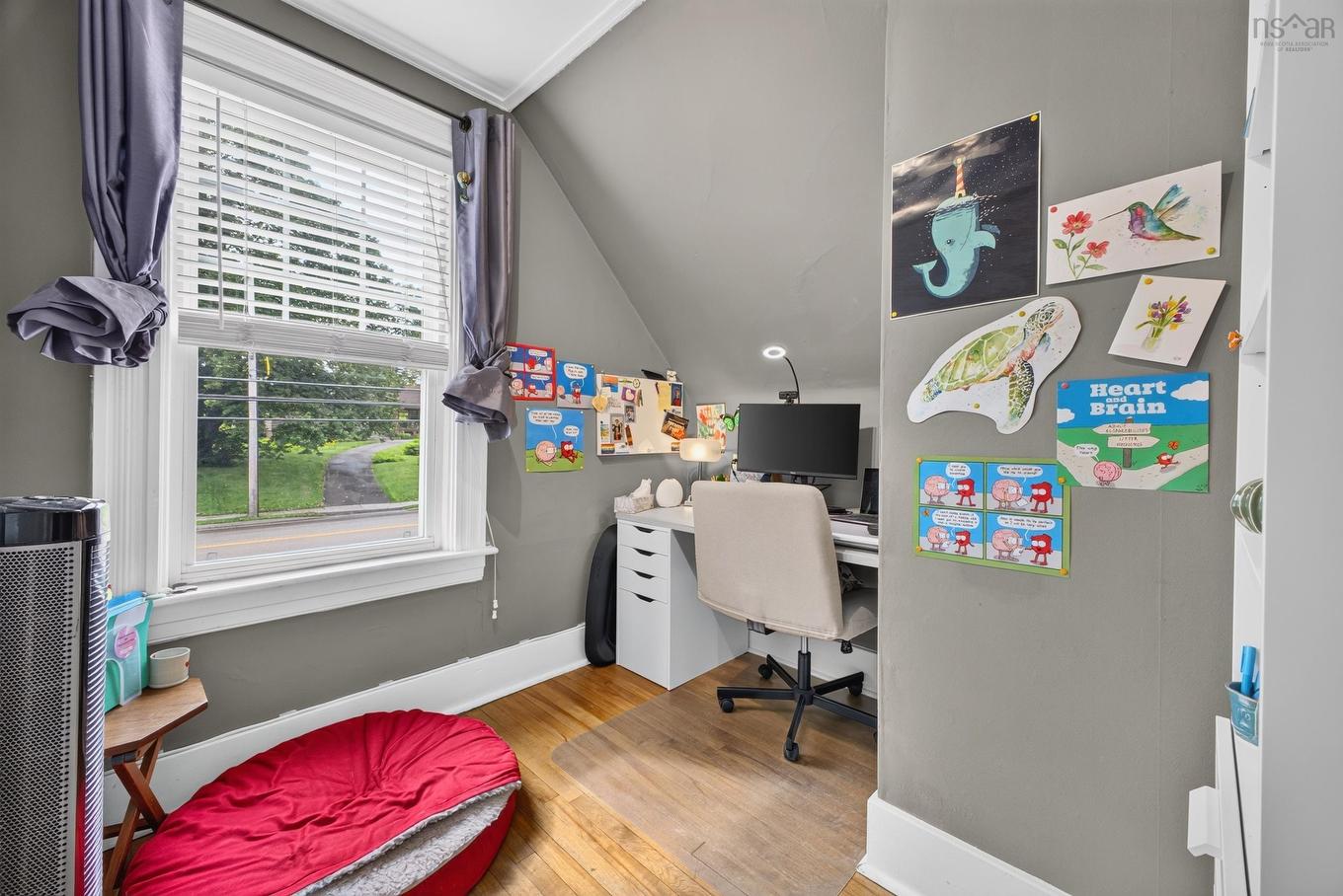 222 Victoria Street E, Amherst, NS - Indoor