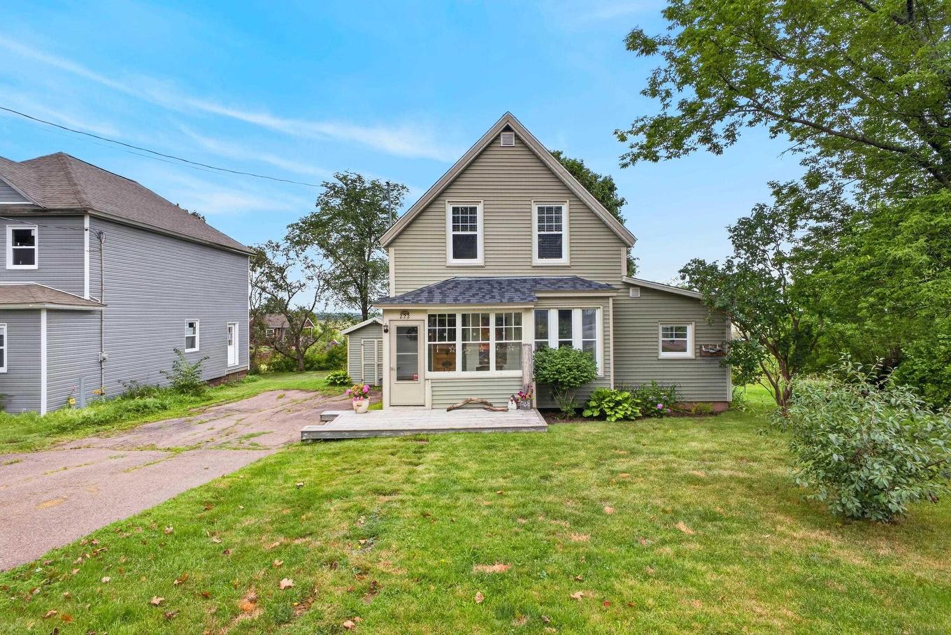 222 Victoria Street E, Amherst, NS - Outdoor
