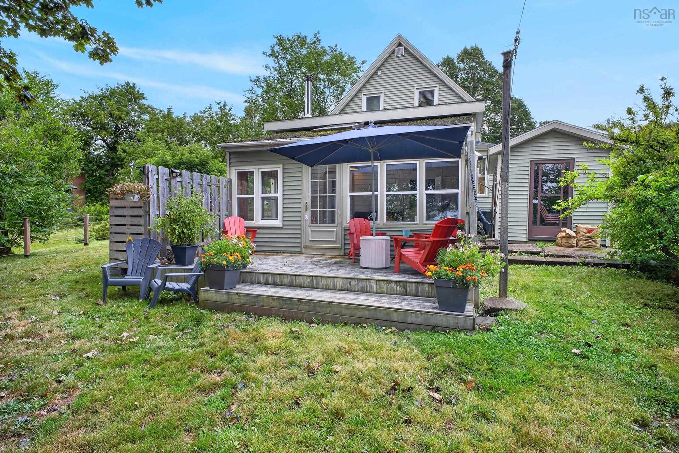 222 Victoria Street E, Amherst, NS - Outdoor With Deck Patio Veranda