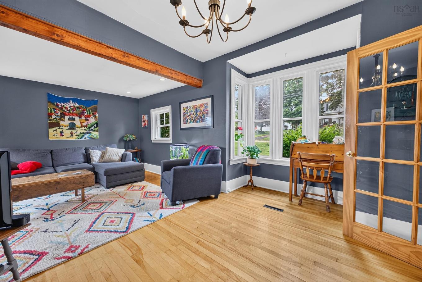 222 Victoria Street E, Amherst, NS - Indoor Photo Showing Living Room