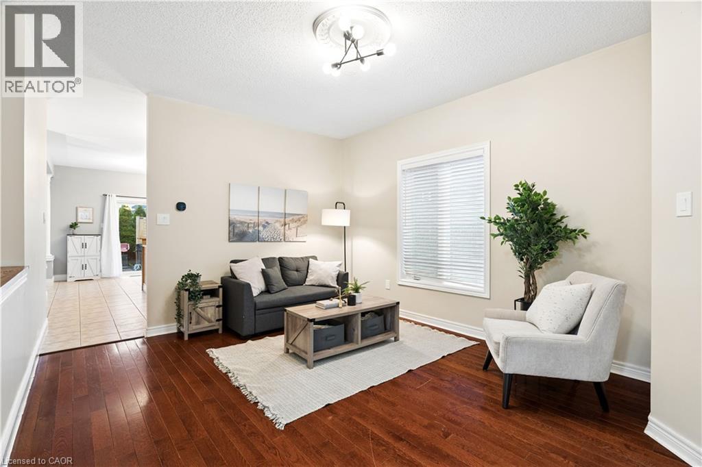 27 Spruce Boulevard, Acton, ON - Indoor Photo Showing Living Room