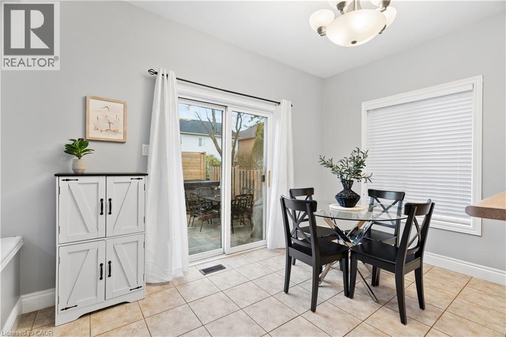 27 Spruce Boulevard, Acton, ON - Indoor Photo Showing Dining Room
