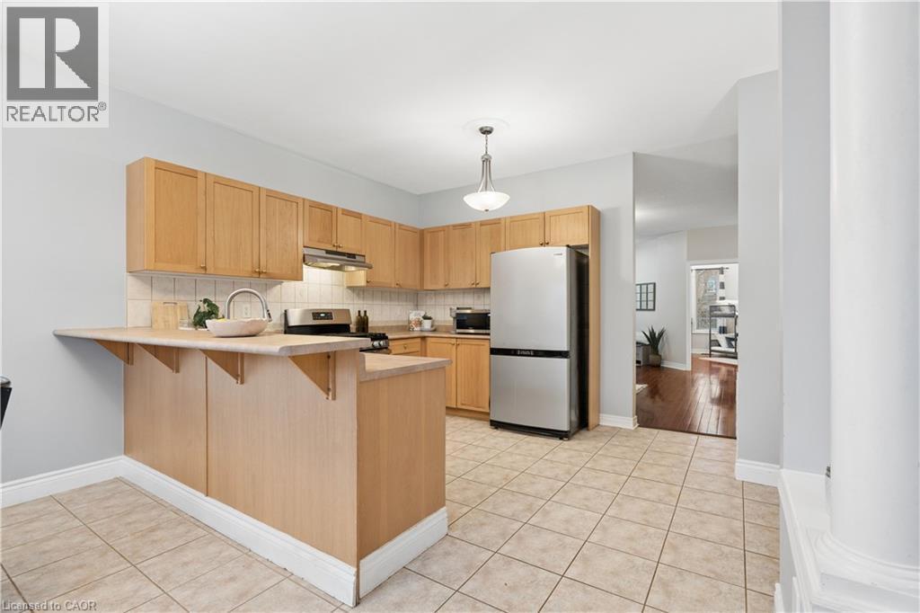 27 Spruce Boulevard, Acton, ON - Indoor Photo Showing Kitchen
