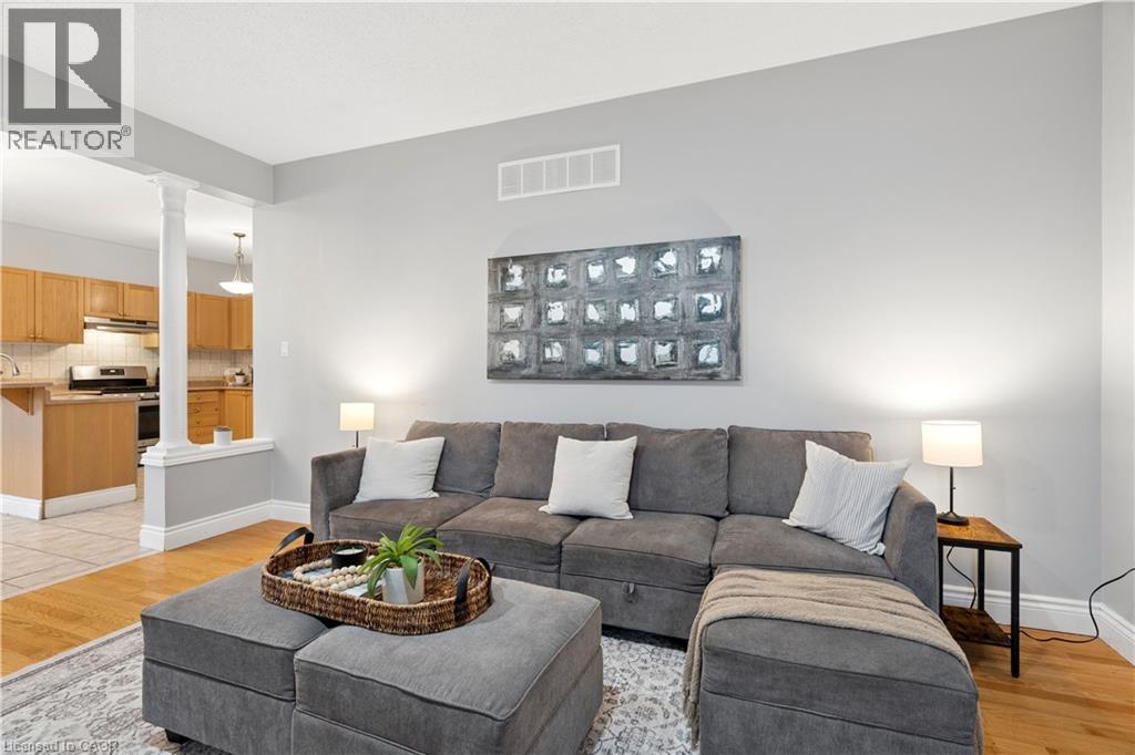 27 Spruce Boulevard, Acton, ON - Indoor Photo Showing Living Room