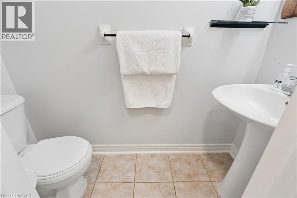 27 Spruce Boulevard, Acton, ON - Indoor Photo Showing Bathroom