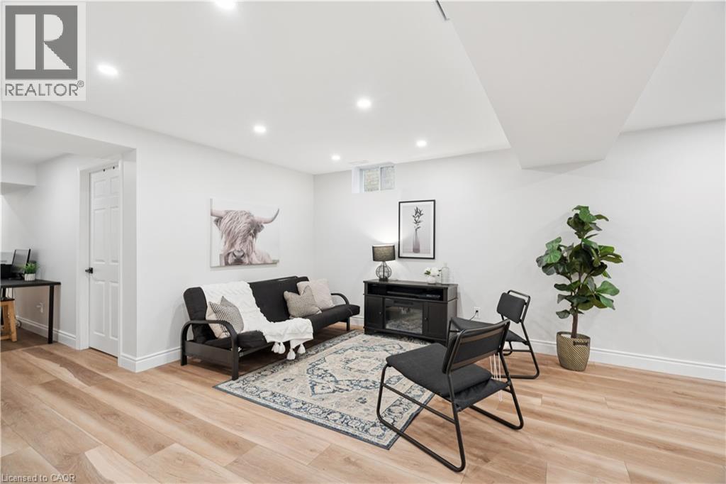 27 Spruce Boulevard, Acton, ON - Indoor