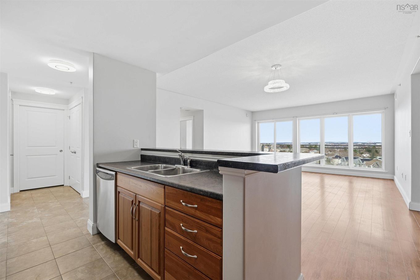 612 60 Walter Havill Drive, Halifax, NS - Indoor Photo Showing Kitchen With Double Sink