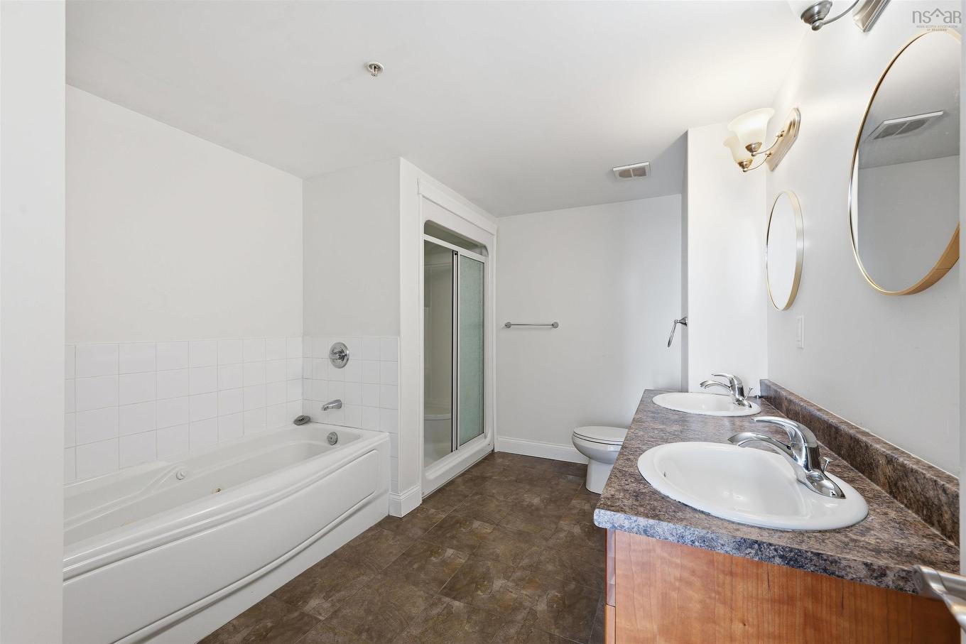 612 60 Walter Havill Drive, Halifax, NS - Indoor Photo Showing Bathroom