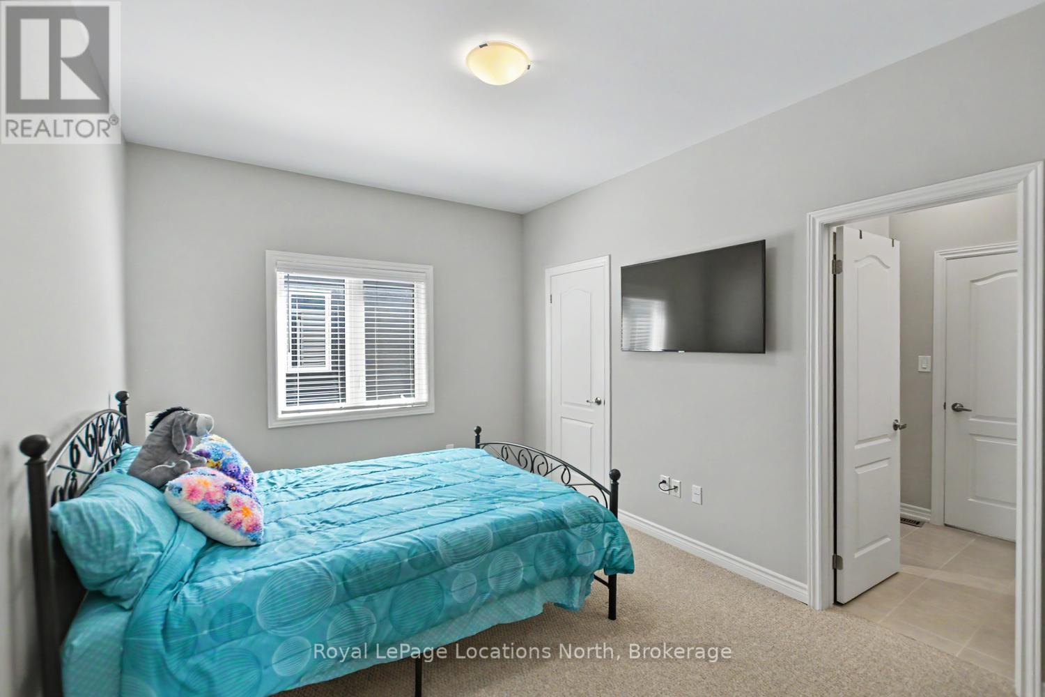 214 Springfield Crescent, Clearview (Stayner), ON - Indoor Photo Showing Bedroom