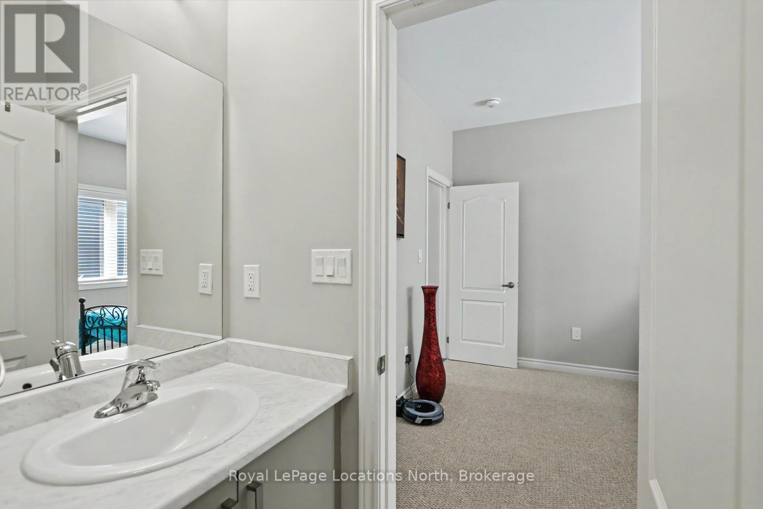 214 Springfield Crescent, Clearview (Stayner), ON - Indoor Photo Showing Bathroom