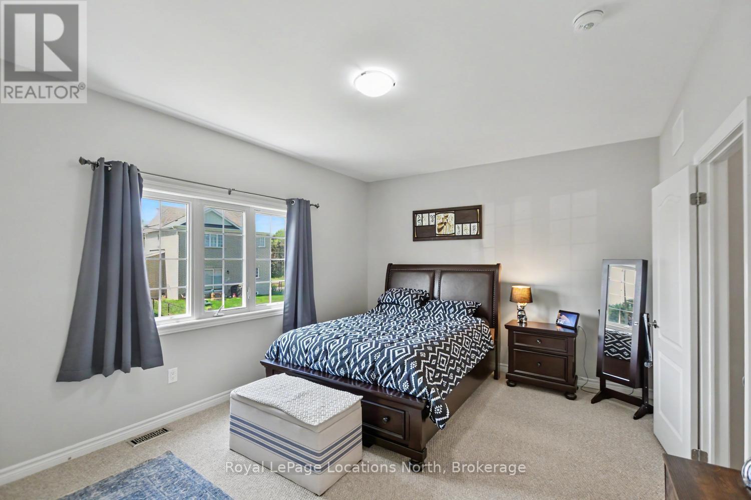214 Springfield Crescent, Clearview (Stayner), ON - Indoor Photo Showing Bedroom