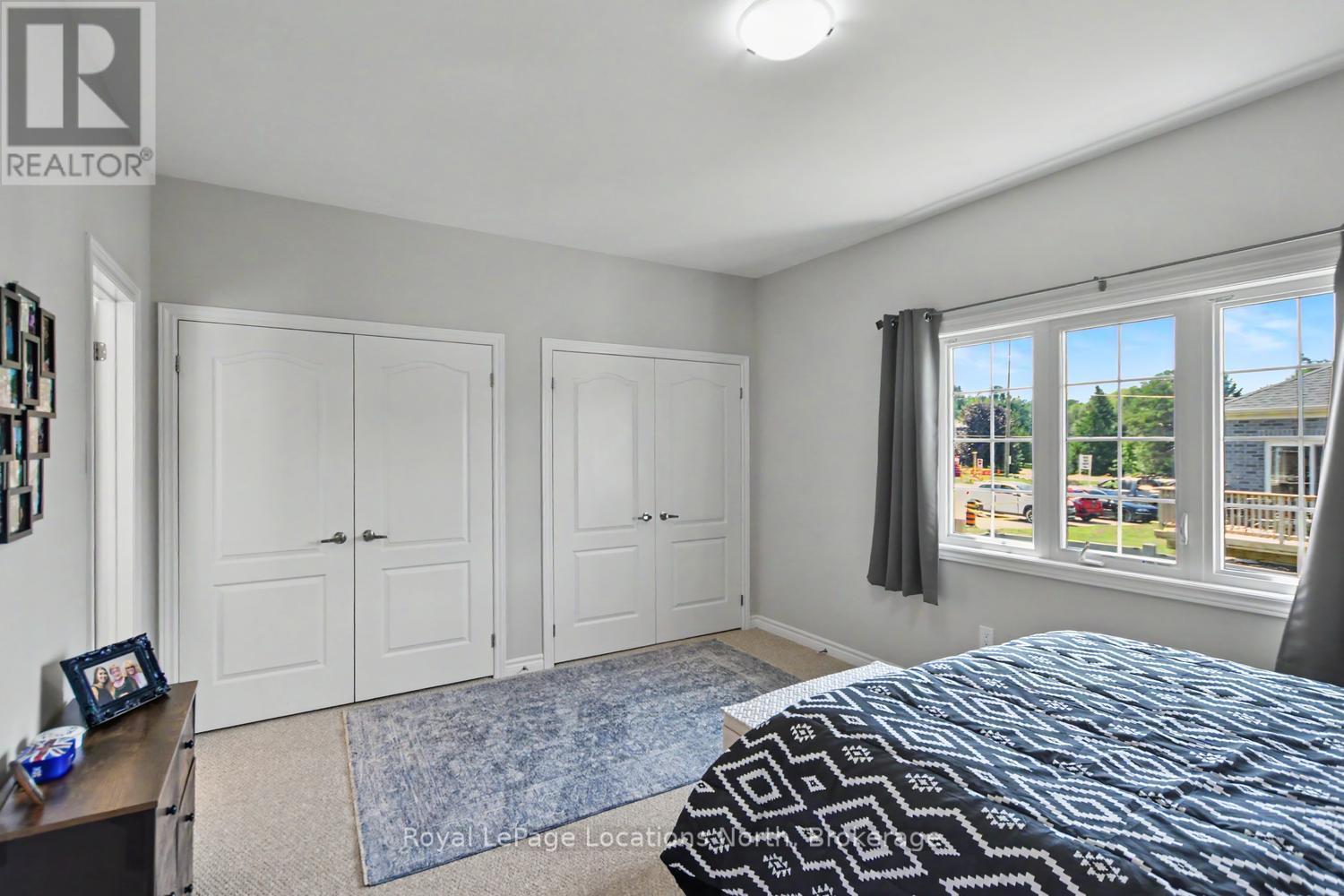 214 Springfield Crescent, Clearview (Stayner), ON - Indoor Photo Showing Bedroom