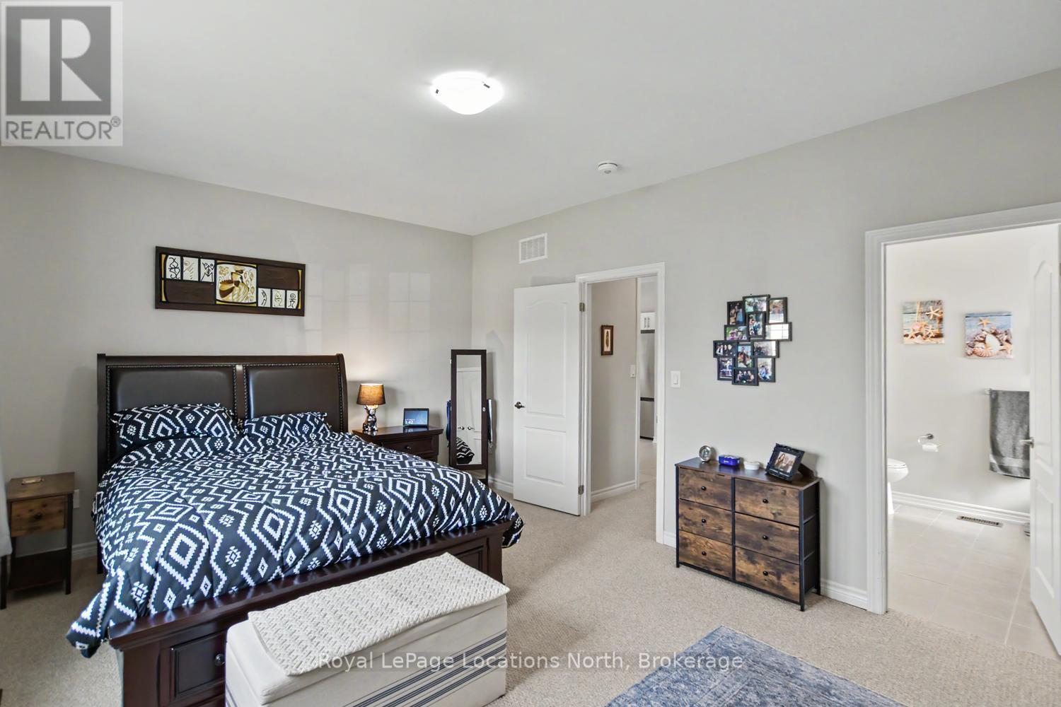 214 Springfield Crescent, Clearview (Stayner), ON - Indoor Photo Showing Bedroom