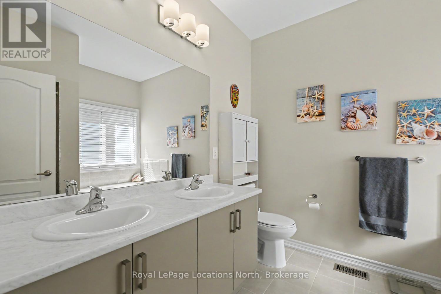 214 Springfield Crescent, Clearview (Stayner), ON - Indoor Photo Showing Bathroom
