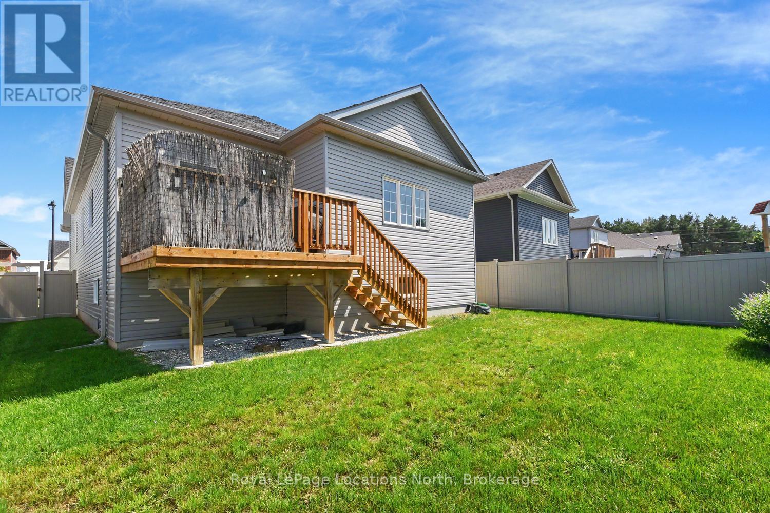214 Springfield Crescent, Clearview (Stayner), ON - Outdoor With Deck Patio Veranda