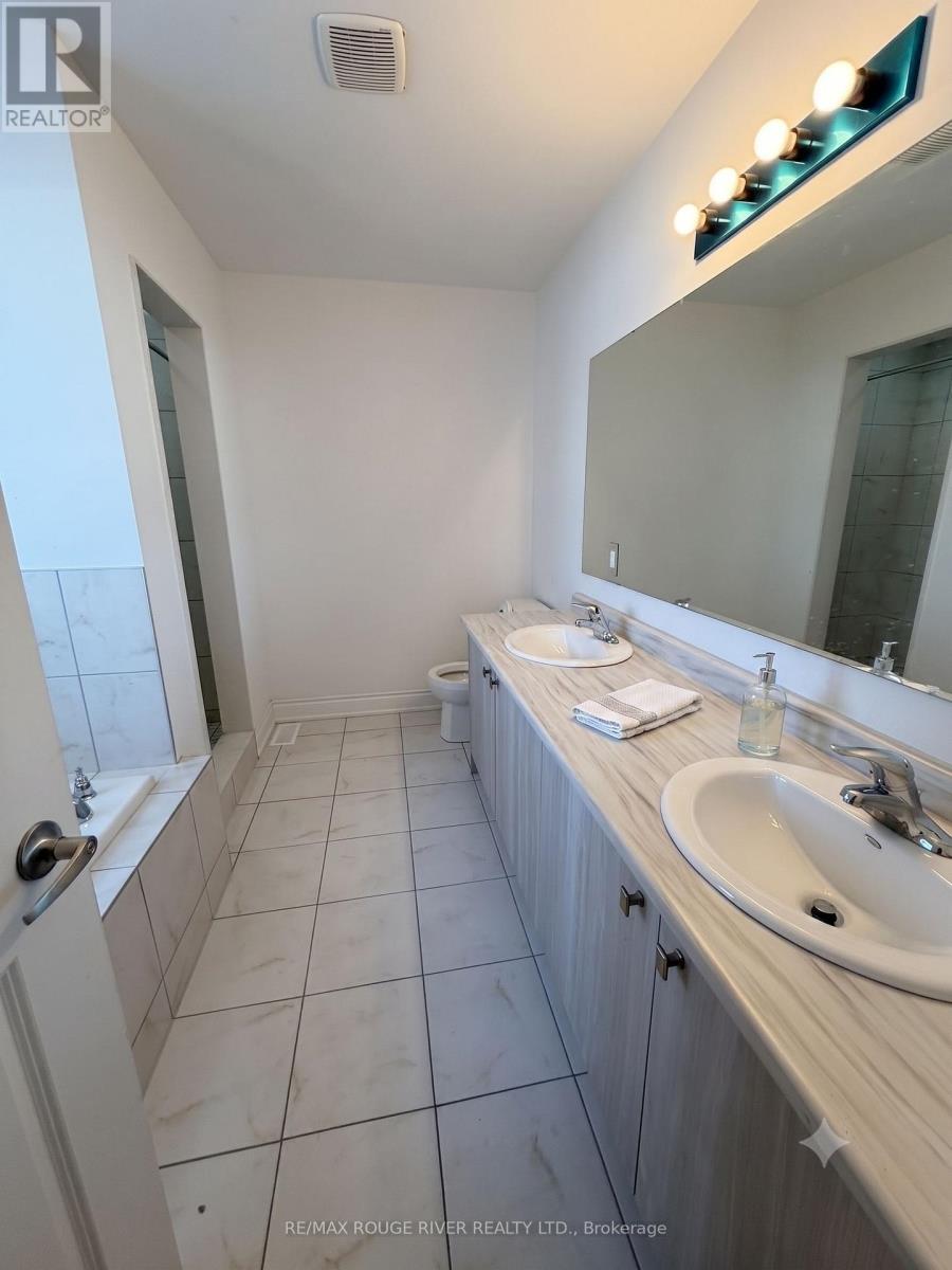 45 Rich Crescent, Whitby, ON - Indoor Photo Showing Bathroom