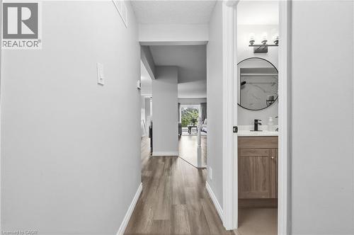 50 Adis Avenue, Hamilton, ON - Indoor Photo Showing Other Room