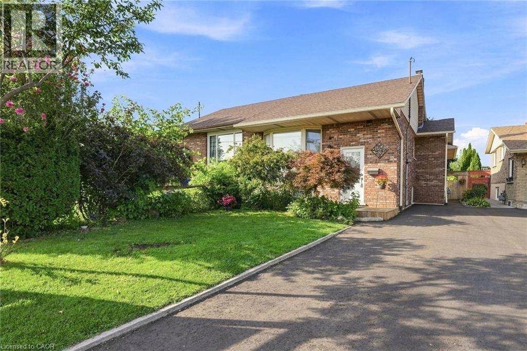 50 Adis Avenue, Hamilton, ON - Outdoor