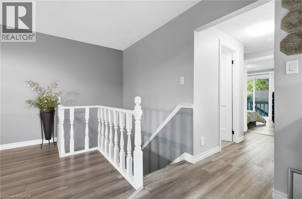50 Adis Avenue, Hamilton, ON - Indoor Photo Showing Other Room