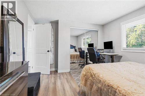 50 Adis Avenue, Hamilton, ON - Indoor Photo Showing Bedroom