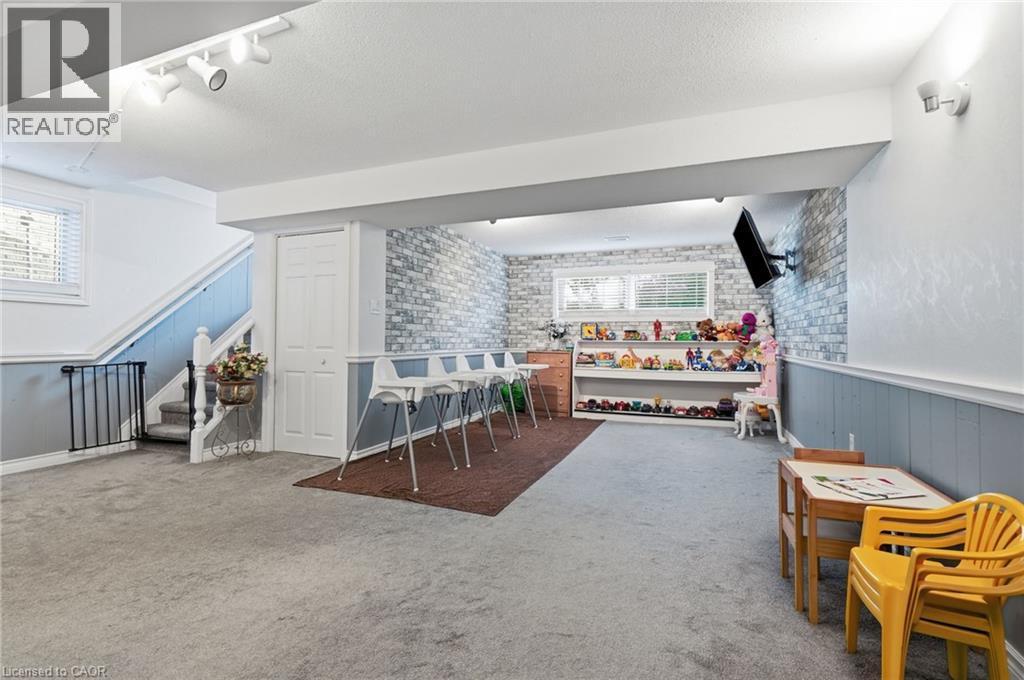 50 Adis Avenue, Hamilton, ON - Indoor Photo Showing Other Room