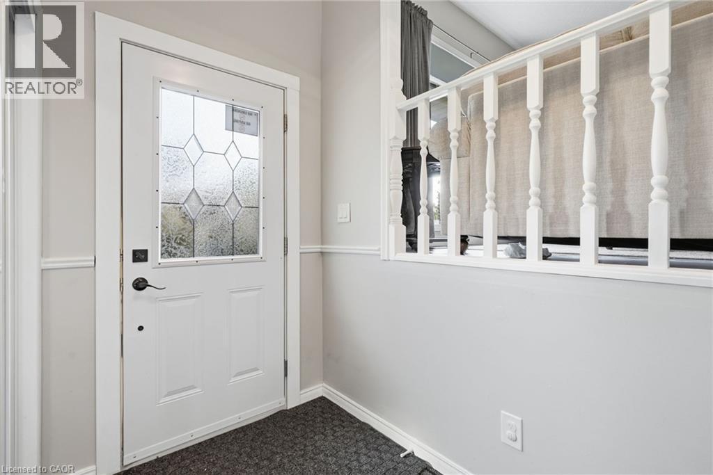 50 Adis Avenue, Hamilton, ON - Indoor Photo Showing Other Room