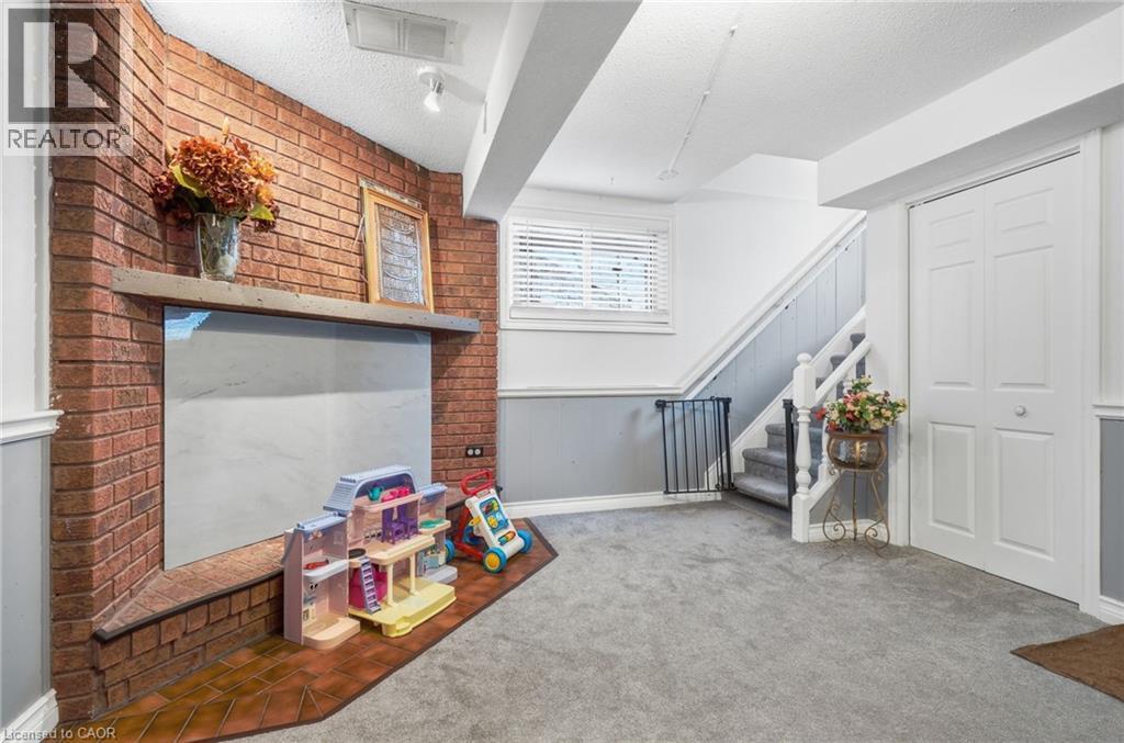 50 Adis Avenue, Hamilton, ON - Indoor Photo Showing Other Room