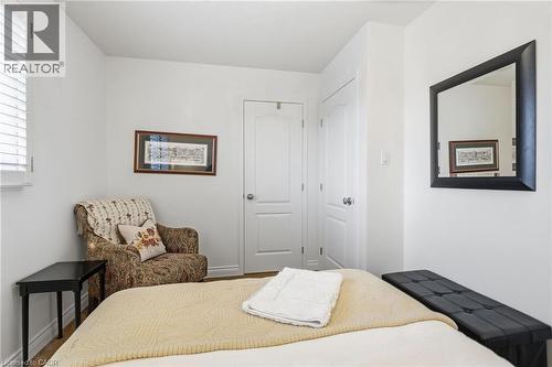 64 Redfern Avenue, Hamilton, ON - Indoor Photo Showing Bedroom