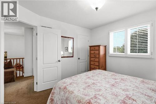 64 Redfern Avenue, Hamilton, ON - Indoor Photo Showing Bedroom