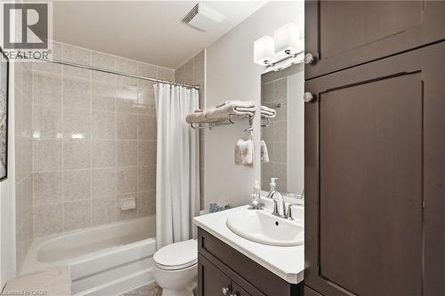 64 Redfern Avenue, Hamilton, ON - Indoor Photo Showing Bathroom